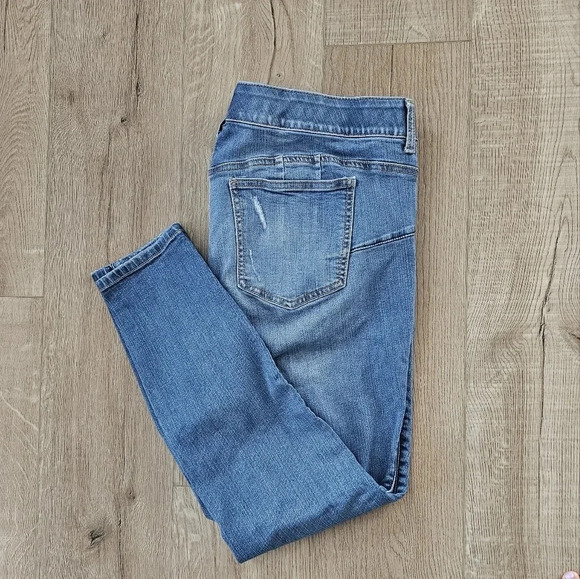 🌺 TORRID BOMBSHELL SKINNY DENIM JEANS. SIZE 22S. 🌺 - Picture 6 of 9
